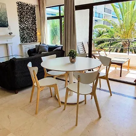 Skol 233. Wonderful Two Bedroom In Center. Apartment
