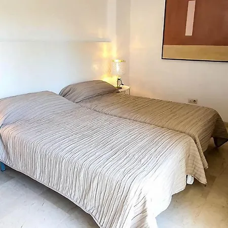 Skol 233. Wonderful Two Bedroom In Center. *