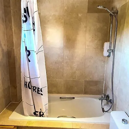 Apartment Skol 233. Wonderful Two Bedroom In Center.