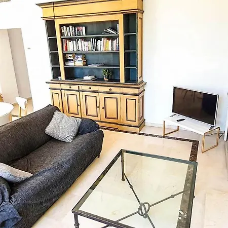 Apartment Skol 233. Wonderful Two Bedroom In Center.